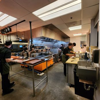 Verse - Kitchen tour - Seafood Near Me - Toluca Lake, California Verse - Kitchen tour - Seafood Near Me - Toluca Lake, California