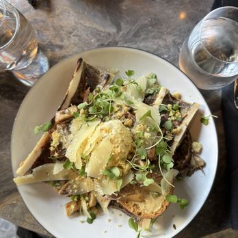 Le Passé Composé - Bone marrow & duck confit - Breakfast & Brunch Near Me - Montreal, Quebec Le Passé Composé - Bone marrow & duck confit - Breakfast & Brunch Near Me - Montreal, Quebec