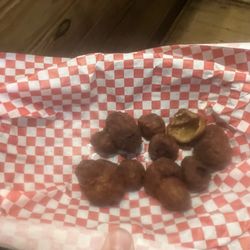 Mater's Pizza And Pasta Emporium - Burned mushrooms