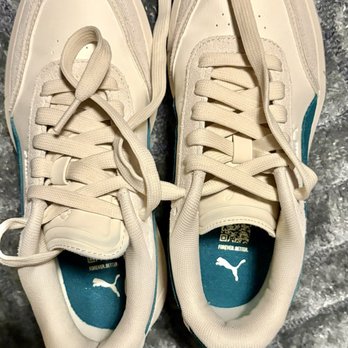 does dsw sell air force ones