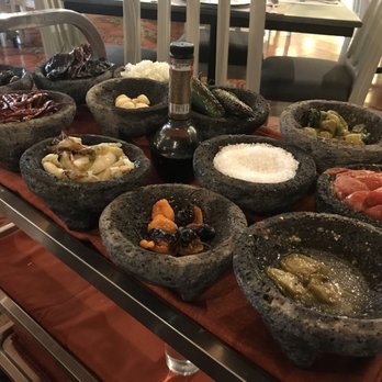 El 124 - Table side salsa!!! Wow!! Amazing by the way. - Mexican Near Me - San Luis Potosí, SLP