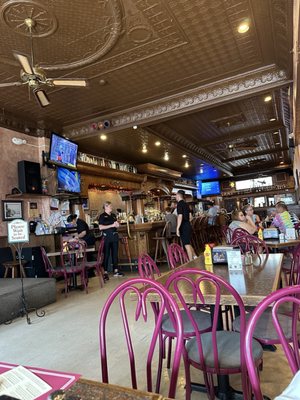 Horn's Gaslight Bar & Restaurant by null