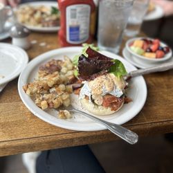 Breakfast House - BLT Benedict