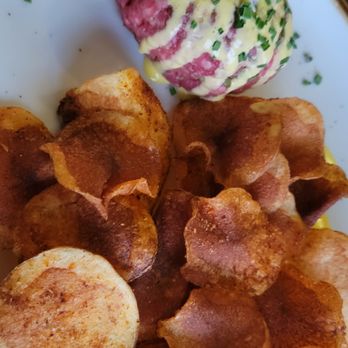 Common Ground Bar and Eatery - Sylvan Park - Steak tartare with house made chips - Diners Near Me - Nashville, Tennessee