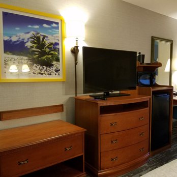 Hampton Inn & Suites Clovis-Airport North - Hotels Near Me - Clovis, California Hampton Inn & Suites Clovis-Airport North - Hotels Near Me - Clovis, California