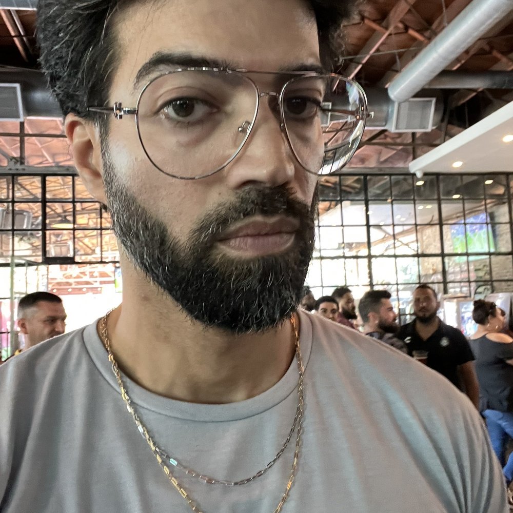 Beard trim and shave