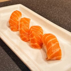 Arigato Sushi - Salmon Fresh, Nigiri