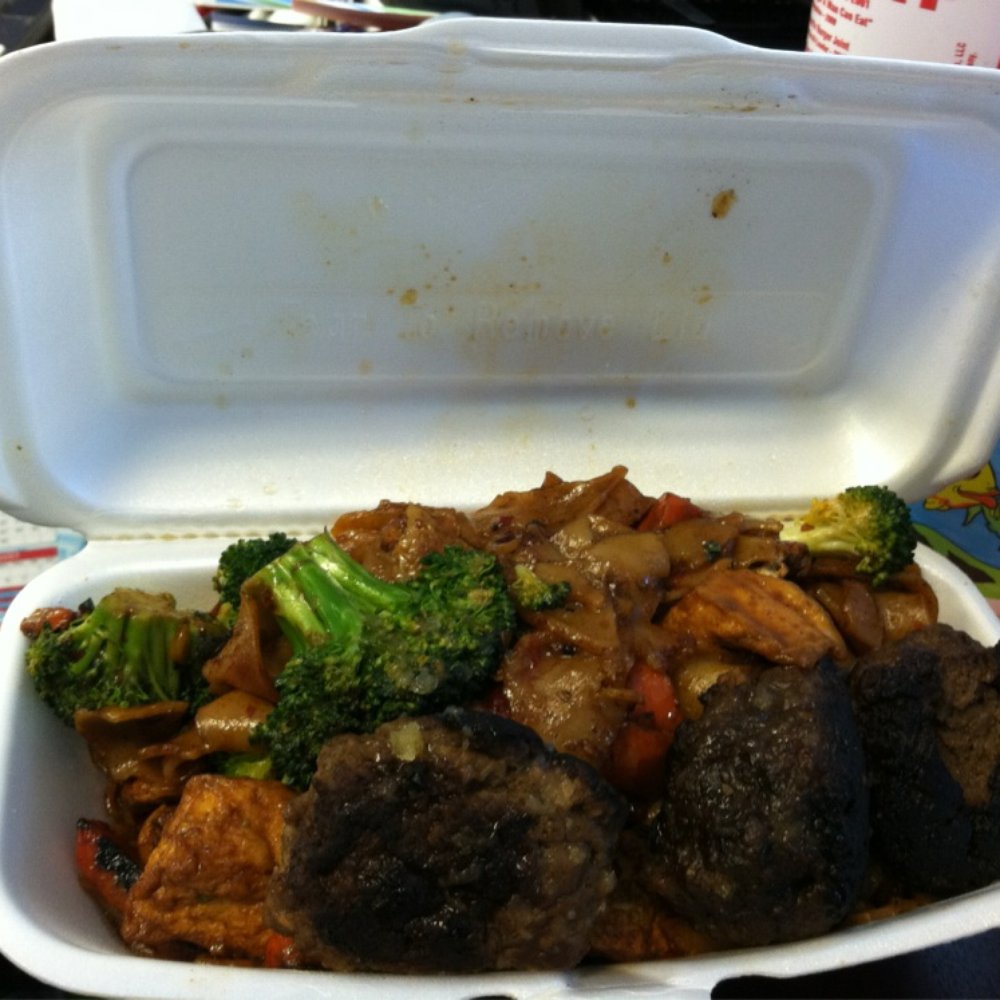 Drunken noodles w/lamb meatballs Drunken noodles w/lamb meatballs