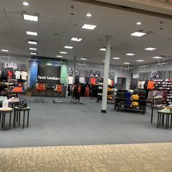 Foot Locker - Entrance