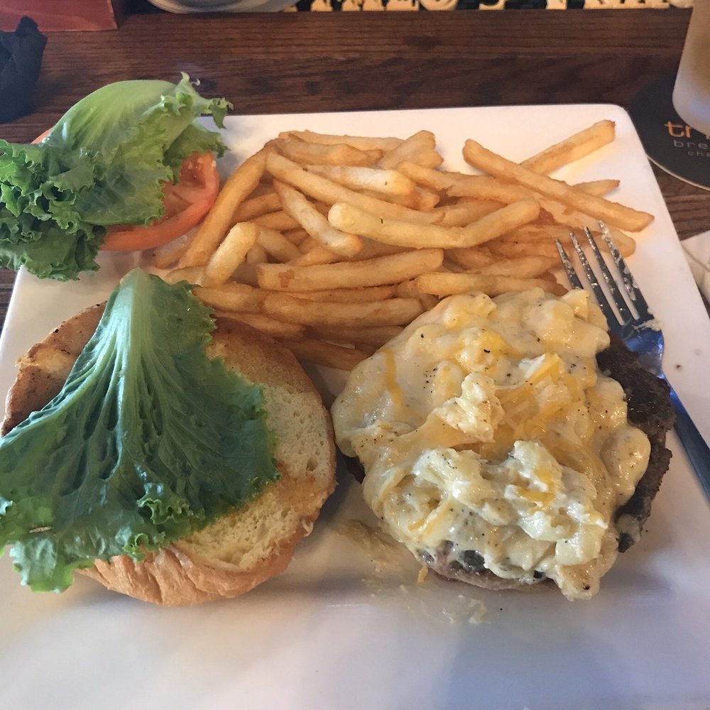Ed's Tavern - Mac-n-Cheese Burger and Fries - American Near Me - Charlotte, North Carolina Ed's Tavern - Mac-n-Cheese Burger and Fries - American Near Me - Charlotte, North Carolina