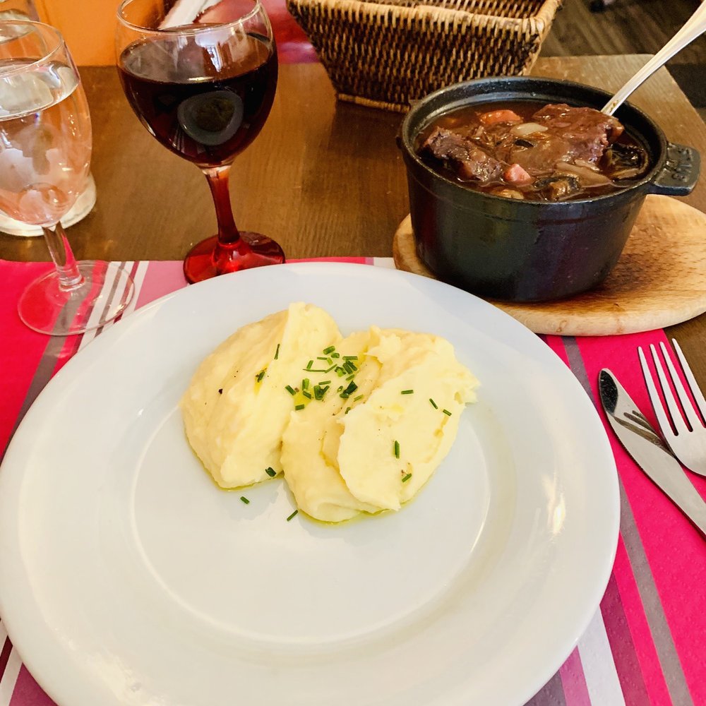 La Cave Gourmande - Boeuf bourguignon - Bistros Near Me - Paris, 75 La Cave Gourmande - Boeuf bourguignon - Bistros Near Me - Paris, 75