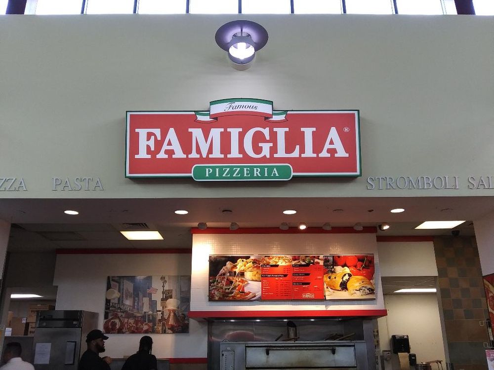 FAMOUS FAMIGLIA PIZZERIA 5052 Cetronia Rd, Allentown, Pennsylvania