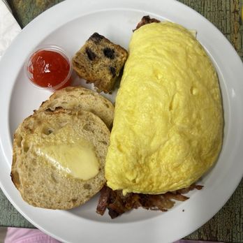 The Omelette Factory - Sandwiches Near Me - Ogunquit, Maine