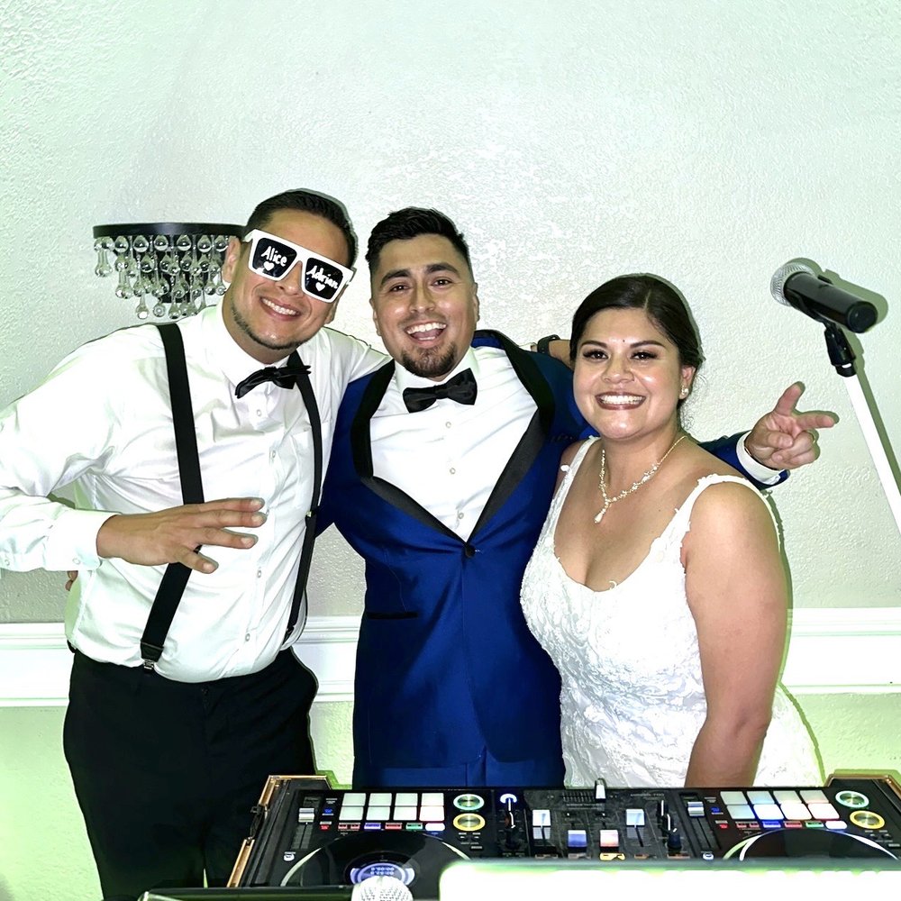 Dj Frank Entertainment - With the best wedding DJ/MC ever! - DJs Near Me Dj Frank Entertainment - With the best wedding DJ/MC ever! - DJs Near Me