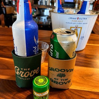 Fifth & Elm - Beers at the bar - Playgrounds Near Me - Portland, Texas