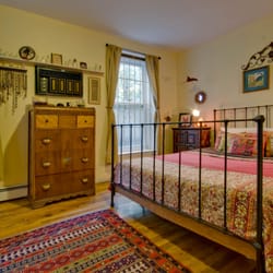 Feng Shui Manhattan - Example of a Feng Shui inspired bedroom