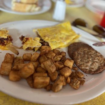 821 Café - Bacon and Brie omelette - New American Near Me - Richmond, Virginia 821 Café - Bacon and Brie omelette - New American Near Me - Richmond, Virginia