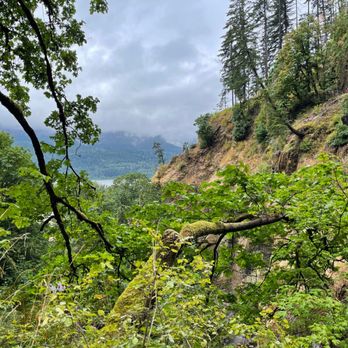 Multnomah Falls - Hiking Near Me - Bridal Veil, Oregon Multnomah Falls - Hiking Near Me - Bridal Veil, Oregon