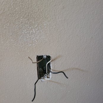Handymansu - Wall outlet before repair - Handyman Near Me - Lawndale, California