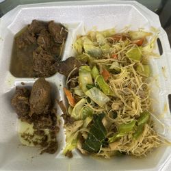 Savannah Filipino Authentic Cuisine - Pork adobo with pansit