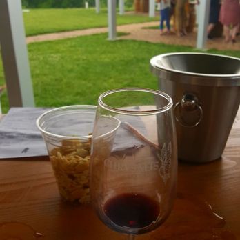 Chrysalis Vineyards - Outside tasting - Wine Tasting Room Near Me - Middleburg, Virginia