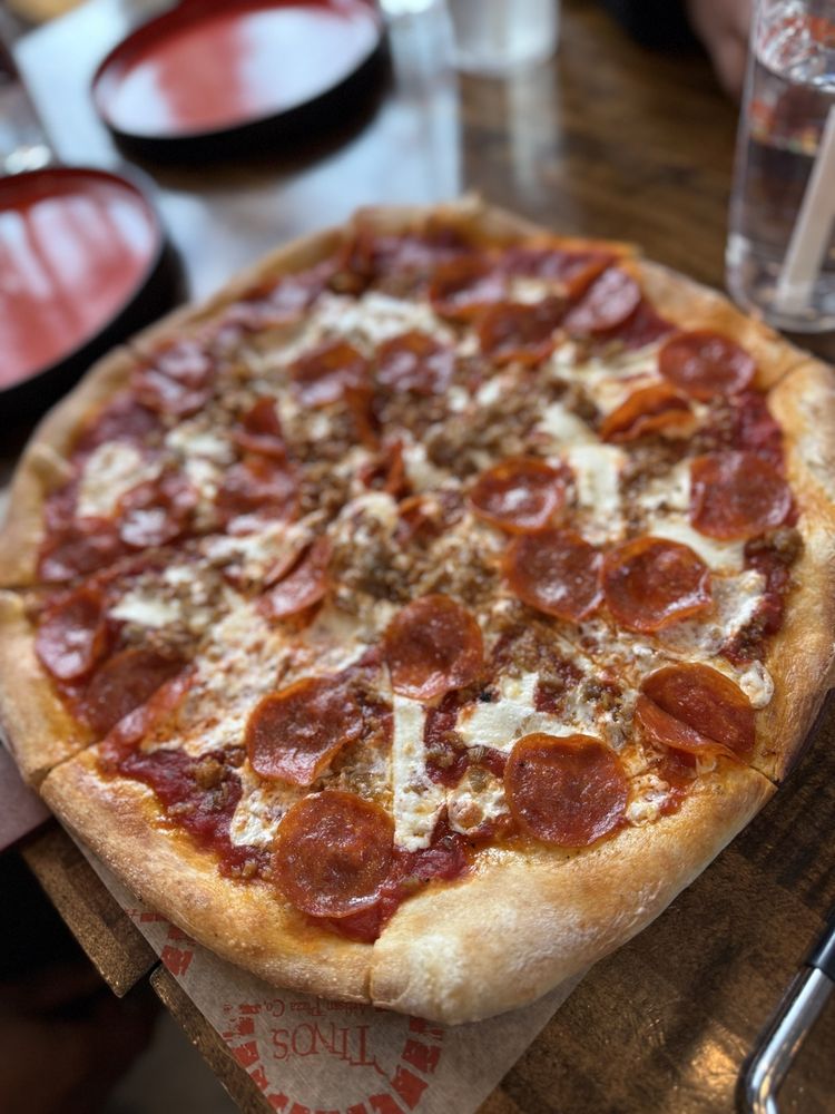 Tino’s Artisan Pizza