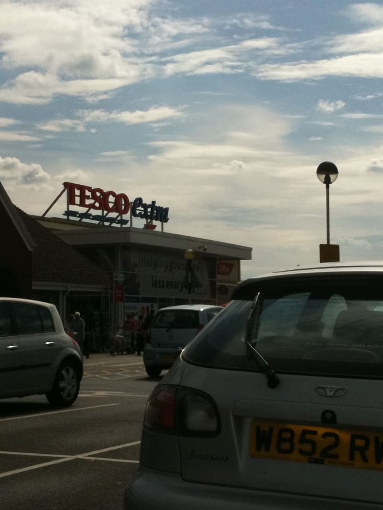 TESCO Updated June 2024 Pinchington Lane, Newbury, West Berkshire