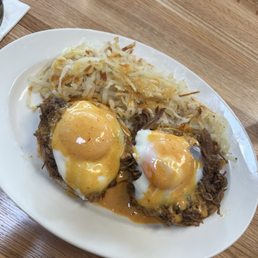 Chipotle pork Benedict with hashbrowns Chipotle pork Benedict with hashbrowns