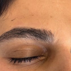 Leyla-eyebrows - Before