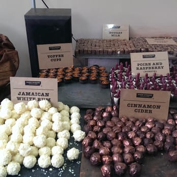 Dark Sugars Chocolates - Inside the shop - Chocolatiers & Shops Near Me - London, XGL