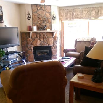Ski Inn Condominiums - The living room in unit 324 (2 bed, 2 bath condo). - Condominiums Near Me - Steamboat Springs, Colorado Ski Inn Condominiums - The living room in unit 324 (2 bed, 2 bath condo). - Condominiums Near Me - Steamboat Springs, Colorado