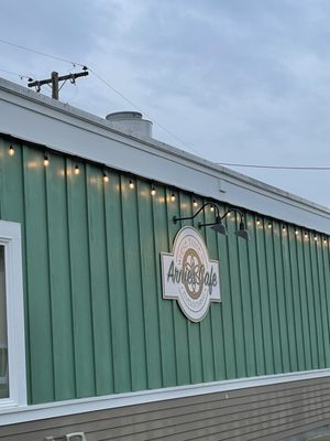 Arnie's Cafe by null