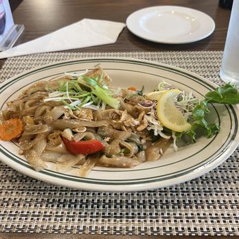Suwana's Thai Orchid - Drunken Noodle - Thai Near Me - Asheville, North Carolina Suwana's Thai Orchid - Drunken Noodle - Thai Near Me - Asheville, North Carolina