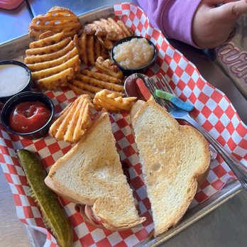 Sanford's Grub & Pub - the Scoobie snack - American Near Me - Cheyenne, Wyoming