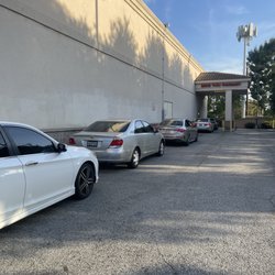 Walgreens - Drive Thru pharmacy line
