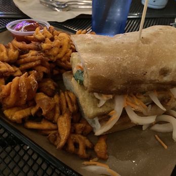 The Southern Growl - Tofu sandwich & sweet potato fries - Gastropubs Near Me - Greer, South Carolina The Southern Growl - Tofu sandwich & sweet potato fries - Gastropubs Near Me - Greer, South Carolina