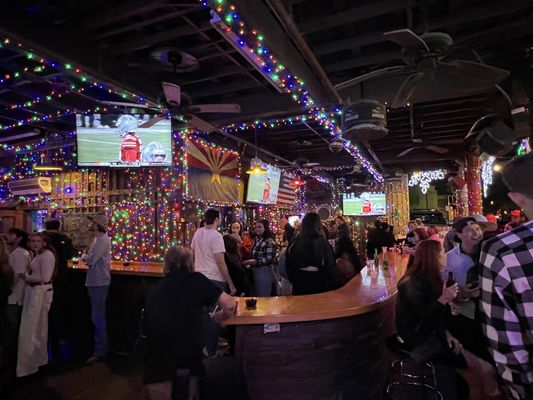 Coach House Entertainment by null