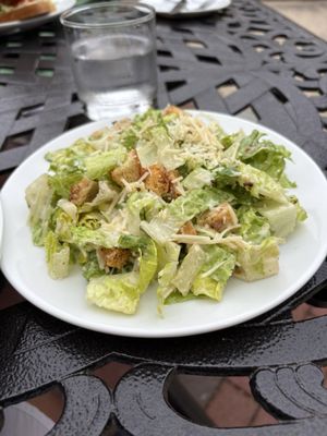 Lucky Well Irish Pub & Eatery by null