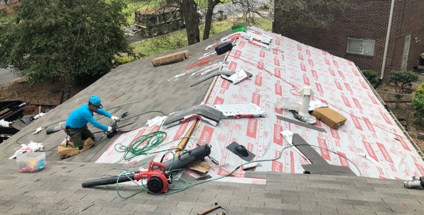 Bulwark Roofing Logo