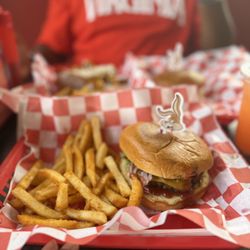 Romeo's Vegan Burgers - BBQ Bacon Burger
