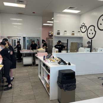 Crumbl - Lutz - Bakeries Near Me - Lutz, Florida Crumbl - Lutz - Bakeries Near Me - Lutz, Florida