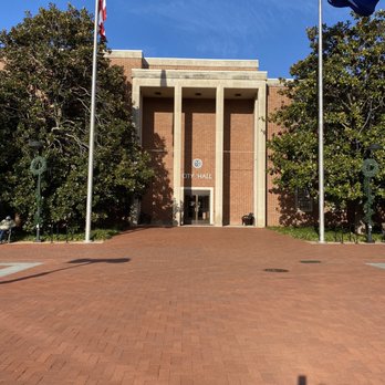 Downtown Mall - Shopping Centers Near Me - Charlottesville, Virginia