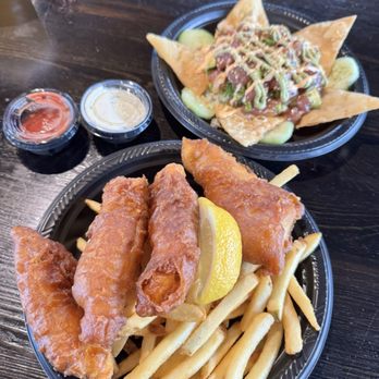 Pacific Beach Fish Shop - Fish and Chips Ahi Poke Bowl - Seafood Near Me - San Diego, California