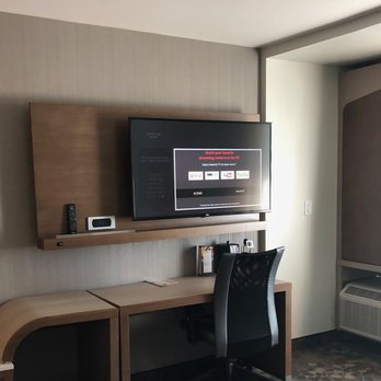 Courtyard by Marriott Houston Intercontinental Airport - Work area - Hotels Near Me - Houston, Texas