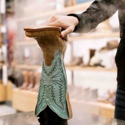 Ariat
