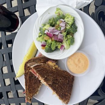 Southern Plenty - Rueben and Broccoli Salad - Juice Bars & Smoothies Near Me - South Boston, Virginia Southern Plenty - Rueben and Broccoli Salad - Juice Bars & Smoothies Near Me - South Boston, Virginia