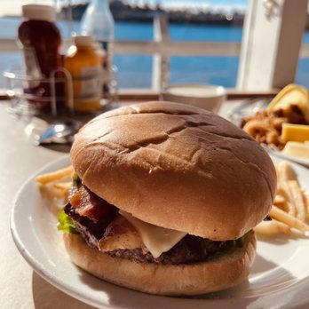 Woodies Cafe - California burger - Seafood Near Me - Santa Cruz, California Woodies Cafe - California burger - Seafood Near Me - Santa Cruz, California