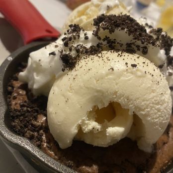 The Roundhouse Bar & Grill - Brownie sundae - Sports Bars Near Me - MANCHESTR CTR, Vermont The Roundhouse Bar & Grill - Brownie sundae - Sports Bars Near Me - MANCHESTR CTR, Vermont