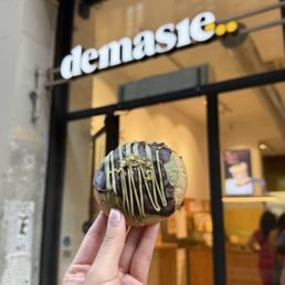 Exterior outside entrance of Demasié - dubai chocolate cookie - Barcelona, B Exterior outside entrance of Demasié - dubai chocolate cookie - Barcelona, B