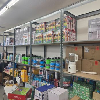 La Bodega Outlet - Outlet Stores Near Me - Compton, California La Bodega Outlet - Outlet Stores Near Me - Compton, California